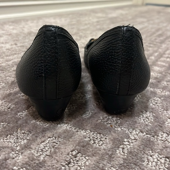 Tory Burch Amanda peep toe black low wedge - Picture 3 of 8